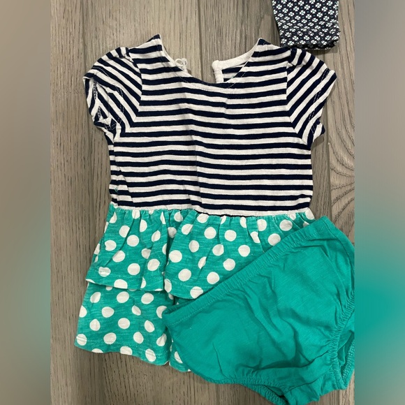 Bundle of Baby Girls Outfits - Picture 2 of 7